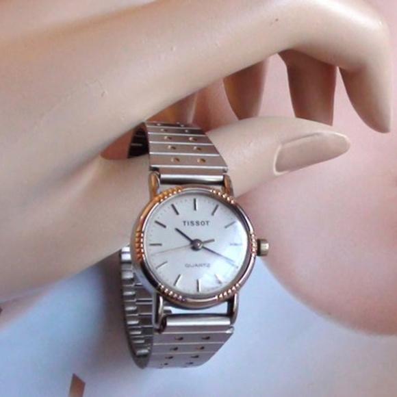 Tissot Swiss Wrist Watch Women in Excellent Condition main image 8
